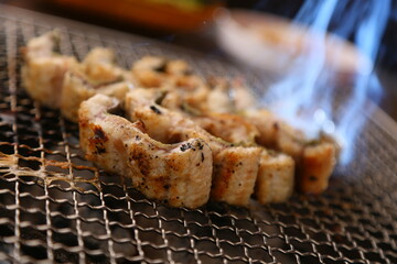 숯불에 굽고있는 장어구이 Grilled eel over charcoal fire