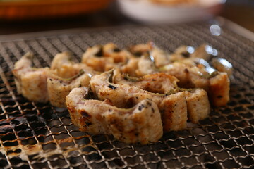 숯불에 굽고있는 장어구이 Grilled eel over charcoal fire