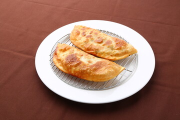Chinese-style grilled dumplings 노릇노릇 구운 중국식 군만두