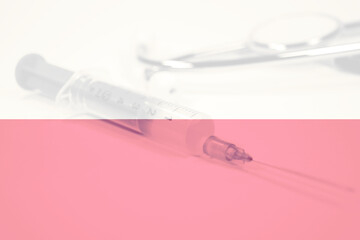 Flagge von Polen, Spritze und Impfung gegen Corona Virus