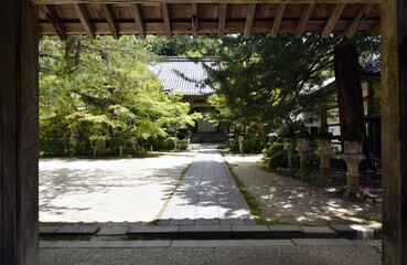 西明寺　表門から境内を望む　京都市