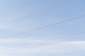 青空と鉄塔と送電線