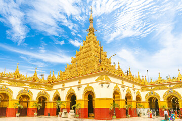 Fototapeta na wymiar The Mahamuni Pagoda Complex in mandalay, myanmar burma.