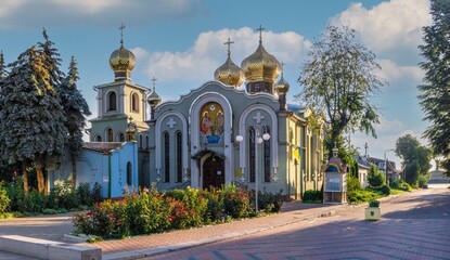 Fototapeta na wymiar Holy Trinity Cathedral in Cherkasy, Ukraine