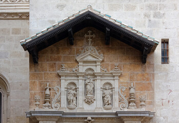 Obraz premium Decoration over the Portal of the Royal Chapel of Granada, Spain
