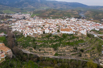 Fototapeta na wymiar vista del municipio de el Burgo en la comarca del parque nacional sierra de las Nieves, Andalucía 