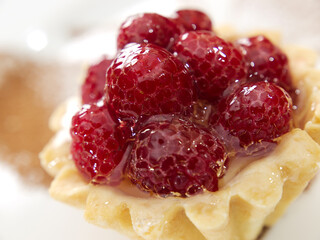 jelly raspberry tartlet
