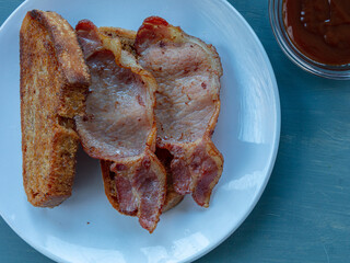 Toasted Bacon Sandwich with Sauce