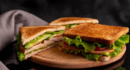 Sandwiches with tomatoes, herbs and ham