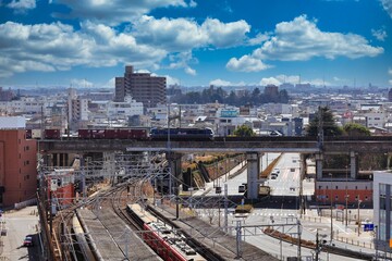 Obraz premium 岐阜県岐阜市の都市景観 JR貨物と名鉄岐阜