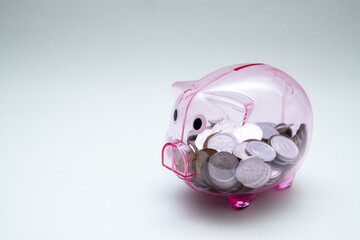 豚の貯金箱と節約