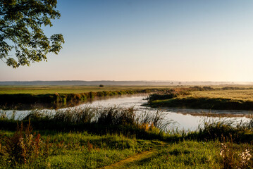 Piękny poranek z mgłami w Dolinie Narwi,Podlasie, Polska © podlaski49