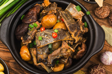 Chinese Cuisine: Braised Chestnut Turtle