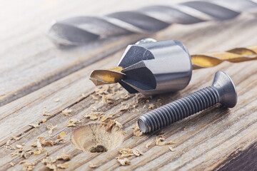 Countersink drill bit make sink in hole for screw in old wooden plank