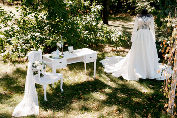 perfect white wedding dress on the wedding day