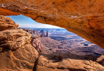 Fototapeta na wymiar The famous Mesa Arch in the Arches National Park, Utah