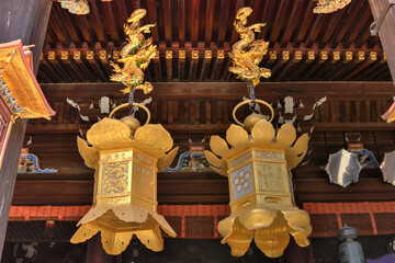 北野天満宮の釣り灯籠