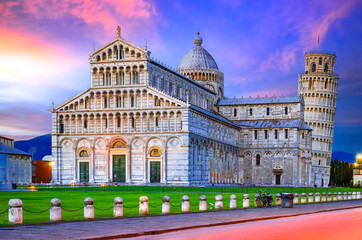 Fototapeta na wymiar Pisa, Italy - Twilight scene wth Leaning Tower in Tuscany