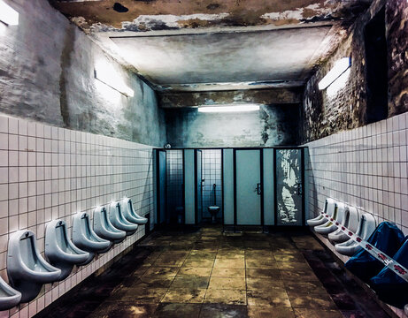Toilette in der Zeppelintrib&uuml;ne/Zeppelinfeld in N&uuml;rnberg