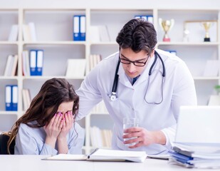 Doctor sharing discouraging lab test results to patient