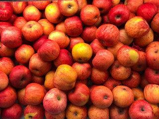 Naklejka na ściany i meble red apples in a market