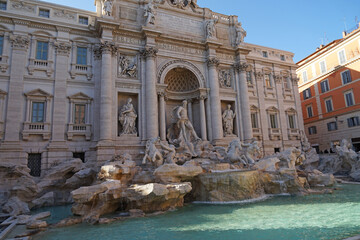 Naklejka premium Fontana di Trevi Fountain, iconic sculpted rococo fountain, famous landmark, guided tour concept, Rome, Italy