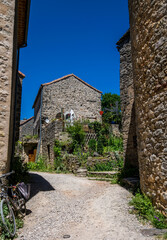 La Couvertoirade joli village médiéval perché en Aveyron.	
