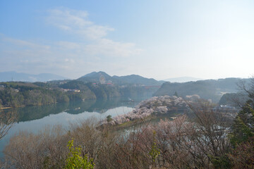 春の恵那峡