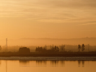 Fototapeta na wymiar Aveiro beautiful lagoon landscape by dawn