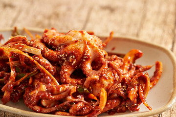 Stir-fried spicy vegetable octopus