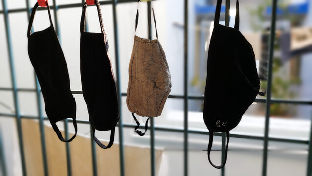 Face mask drying after washing
