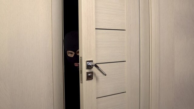 The robber stole a pack of rubles. The masked band