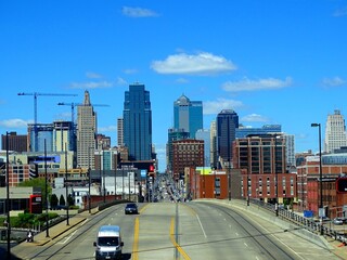 Fototapeta premium North America, United States, Missouri, Kansas City, Main Street 