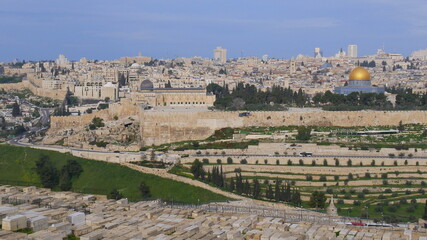 Blick vom Ölberg auf den Tempelberg, mit Al-Aqsa-Moschee, Felsendom und auf die David Stadt