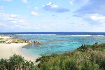 Fototapeta na wymiar 徳之島の美しい海と青空