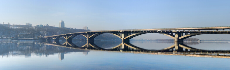 Fototapeta na wymiar Panorama Metro bridge river Kiev