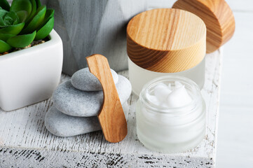 Cosmetic jar with cream