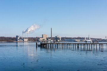 Obraz premium Winterliche Impressionen aus Schleswig-Holstein mit Eis und Schnee im kalten Norden