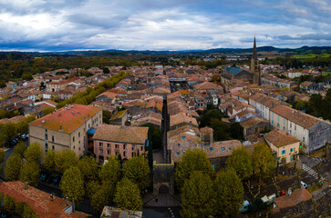 Naklejka premium An aerial view of Mirepoix, a commune in the Ariège department in southwestern France