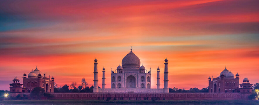 Taj Mahal ivory white marble mausoleum in the Indian city of Agra, Uttar Pradesh, India, Taj Mahal beautiful landmark, Symbol of loveI, India.