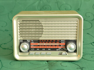 Vintage radio with modern MP3 functions