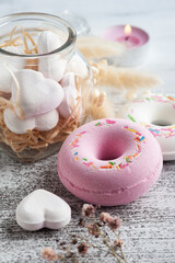 Spa composition with bath bombs