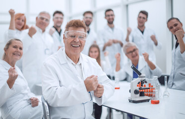 happy scientific supervisor and its working group in the workplace .
