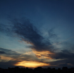 Fototapeta premium Colorful dramatic sky with clouds at sunset