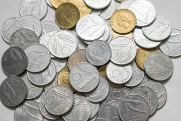 Monete di vecchie lire in tagli da 5, 10 e 20 lire