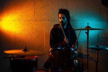 drum, drums, drummer, playing drums, dreadlocks, beard, studio, music, sound, recording, noise,...