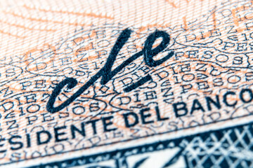 Che Guevara signature in old Cuban money