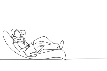 Continuous one line drawing of young Arabic female manager nap sleep relax on office sofa. Success business manager minimalist concept. Trendy single line draw design vector graphic illustration
