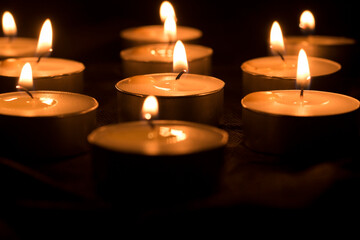 Candles that shine in the dark	