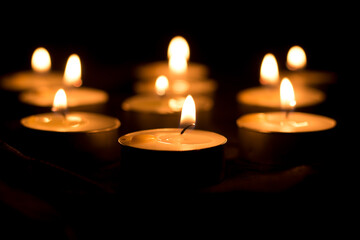 Candles that shine in the dark	